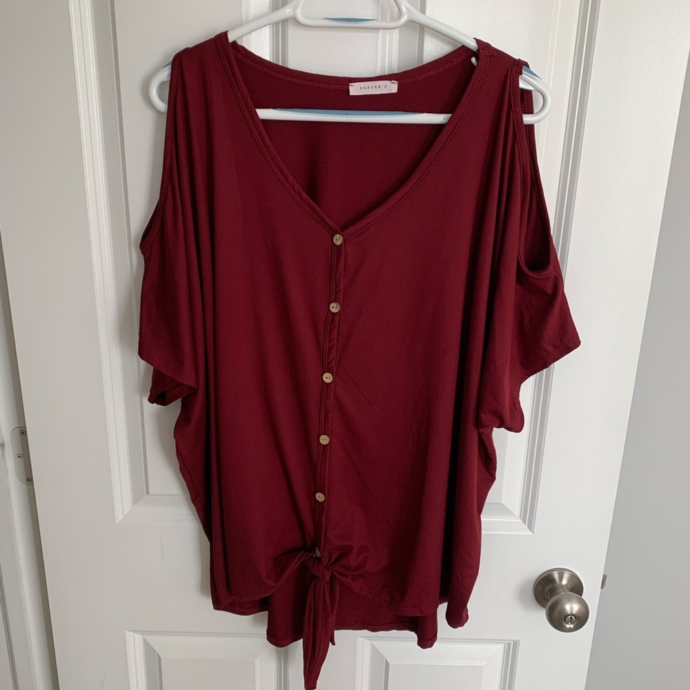 XL Reborn J cold shoulder top